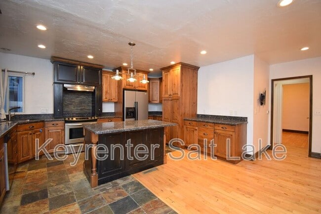 Building Photo - 2128 S 1900 E