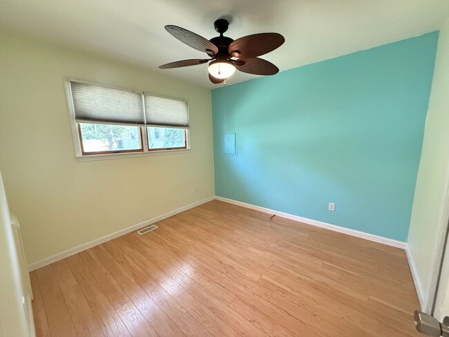 Building Photo - Lakefront Home on Lake Columbia – Private Dock & Spacious Backyard