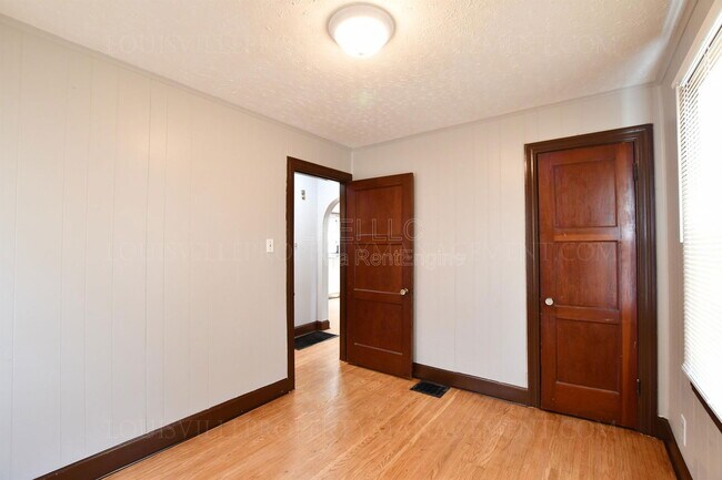 Building Photo - 505 N 38th St