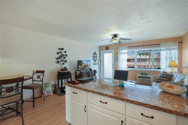 Building Photo - 1000 SW 11th Ave