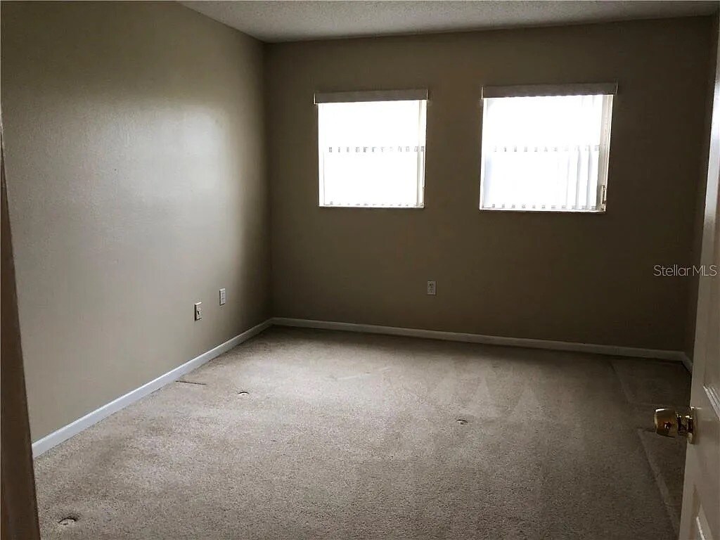 Building Photo - 836 Sky Lake Cir