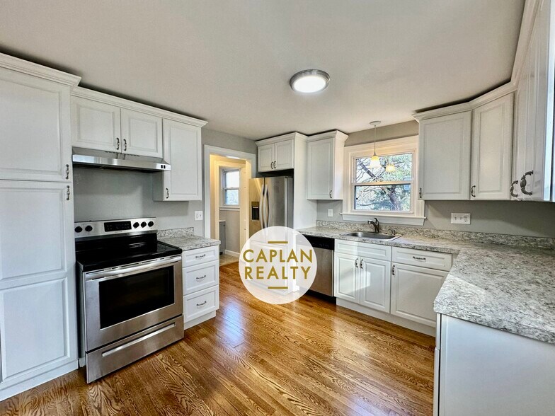 Building Photo - 29 Wellington Rd