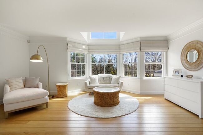 Building Photo - 556 Riversville Rd