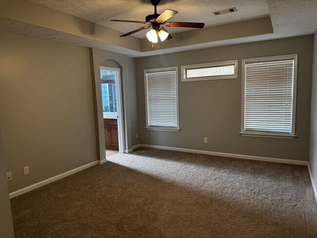 Building Photo - 9133 Saw Tooth Loop