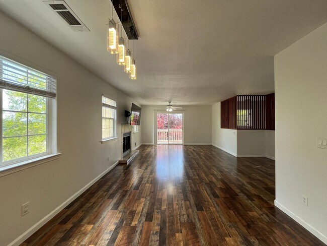 Building Photo - Charming 3 bedroom home in Paso Robles