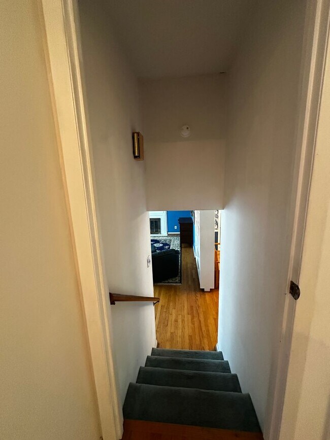 Building Photo - Partially furnished 3 bed/ 1.5 bath - Morristown, TN