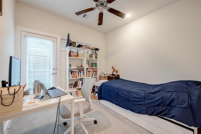 Building Photo - 3905 Tulane Oak Dr