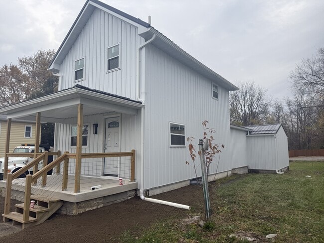 Building Photo - 14 Evans St