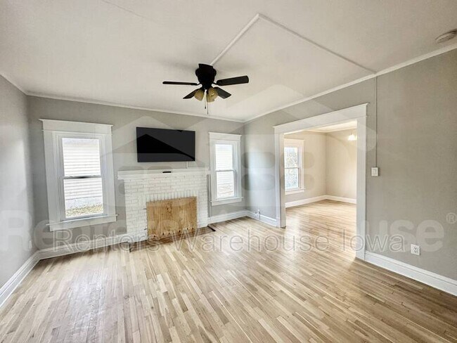 Building Photo - 3114 School St