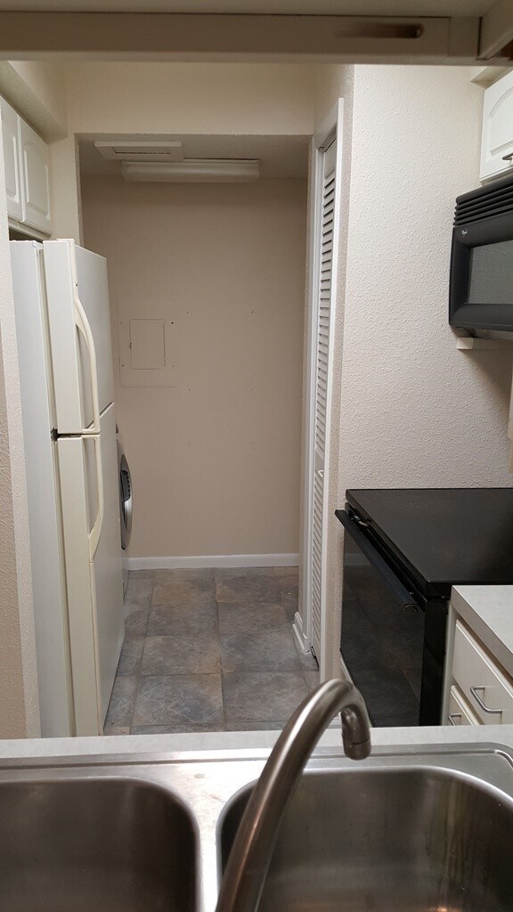 Building Photo - 260 El Dorado Blvd