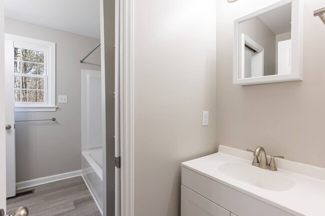 Building Photo - Updated Three Bedroom Home!