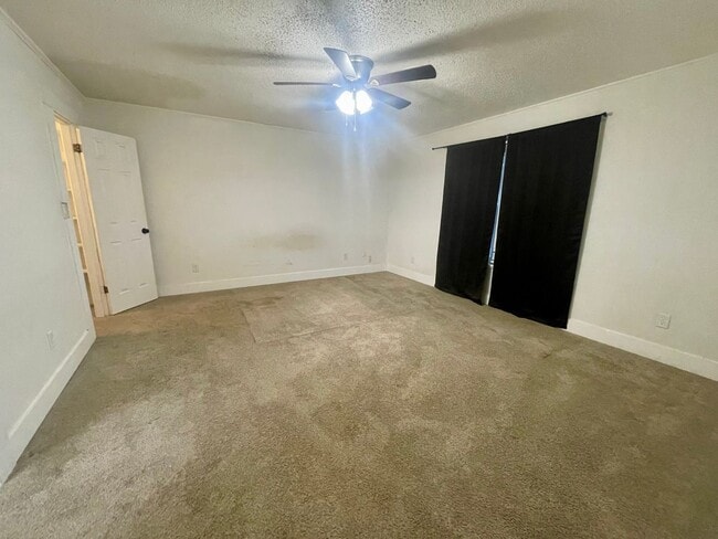 Building Photo - 503 1st St