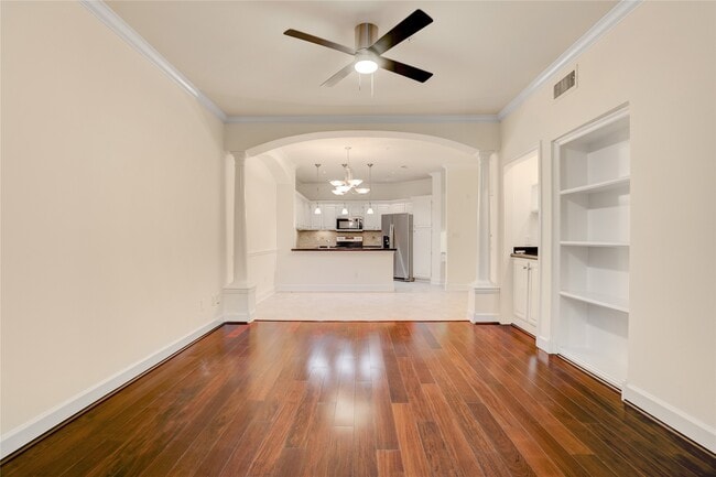 Building Photo - 2111 Welch St