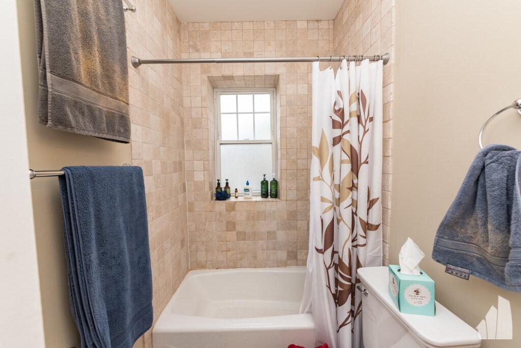 Building Photo - 2707 N Mildred Ave