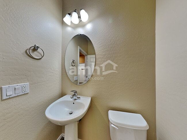 Building Photo - 9318 N 186th Ln