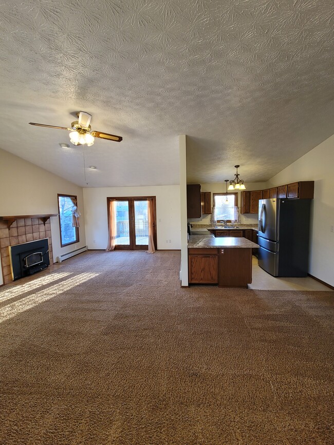 Livingroom / Kitchen - 8000 Little Dipper Ave