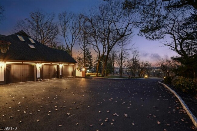 Building Photo - 545 Johnston Dr