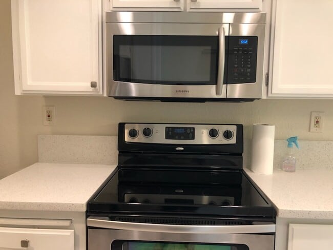 Building Photo - 850 Apricot Ave