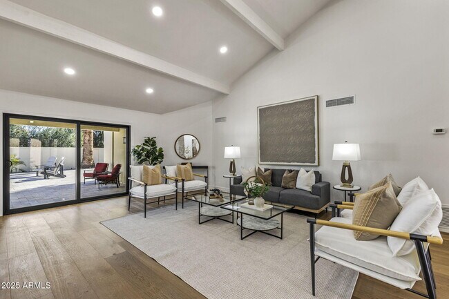 Building Photo - 7339 E Solano Dr