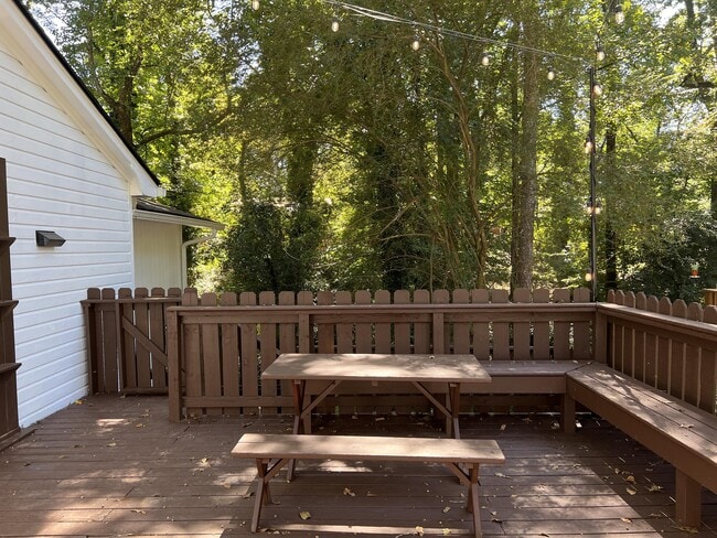 Building Photo - 230 Habersham Dr