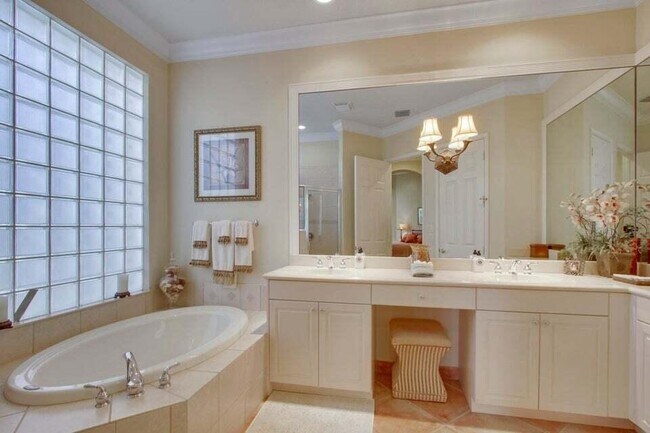 Building Photo - 207 Andalusia Dr