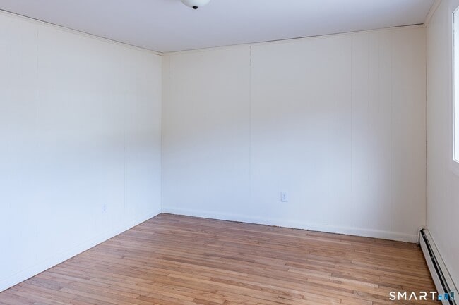 Building Photo - 84 Front St