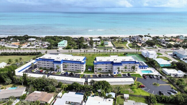 Building Photo - 2160 N Hwy A1A