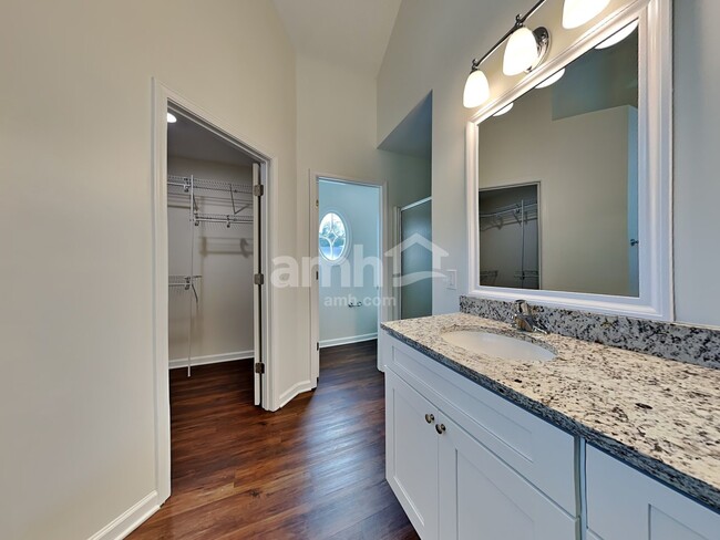 Building Photo - 65 Oak Ridge Cir