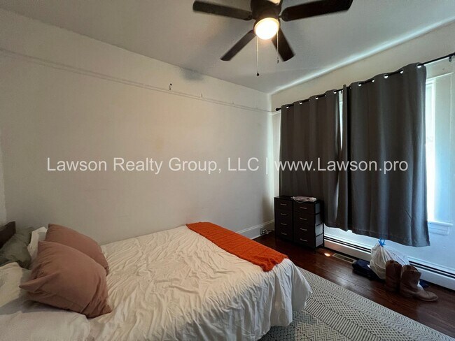 Building Photo - Beautiful House, Close to the Greenway and...