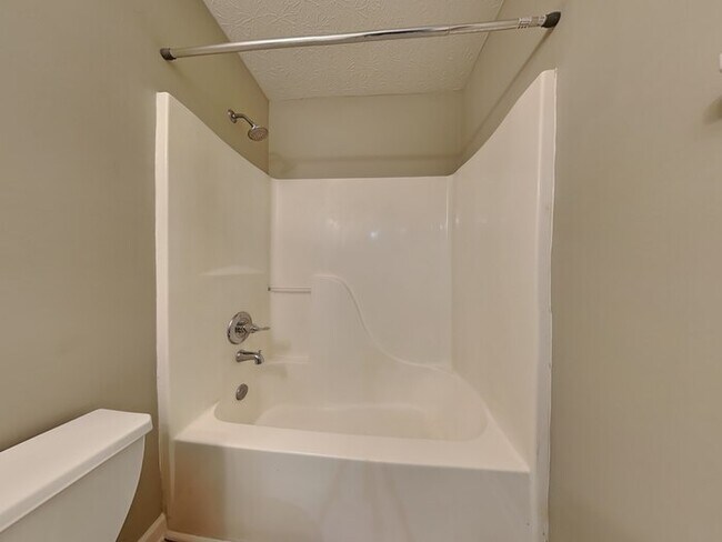 Building Photo - Price Reduction!