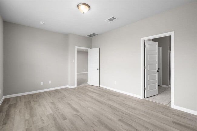 Building Photo - 313 McLintock Rd