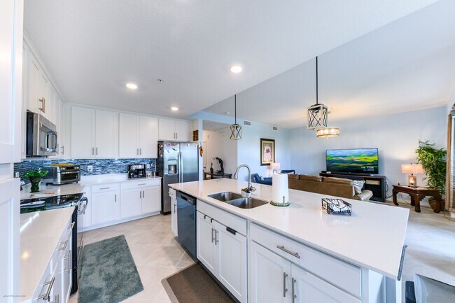 Building Photo - PET FRIENDLY- TURNKEY FURNISHED. VARIABLE RENTAL RATES