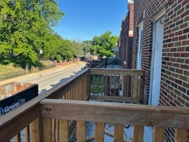 Building Photo - Charming 1BR Apartment in Saint Louis