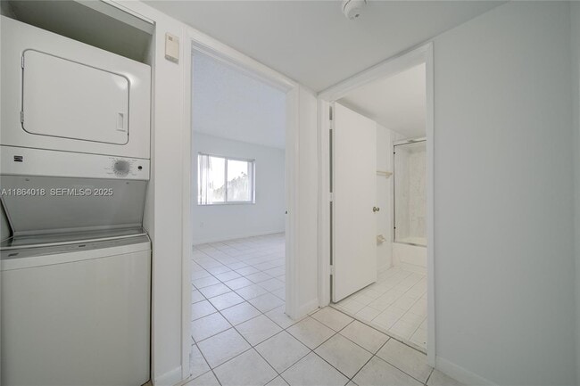 Building Photo - 551 NW 82nd Ave