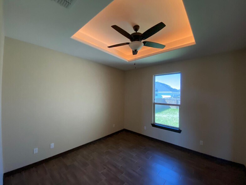 Building Photo - 13921 N 36th St