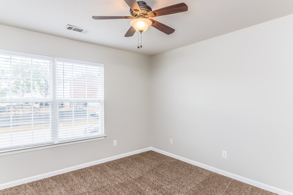 Building Photo - 209 Briarcotes Cir
