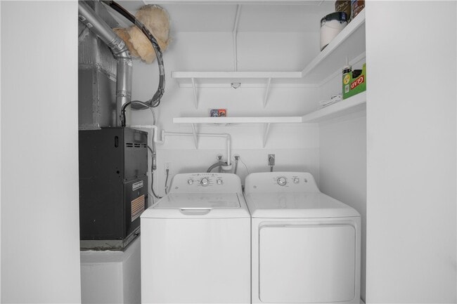 Building Photo - 1225 E Palm Dr