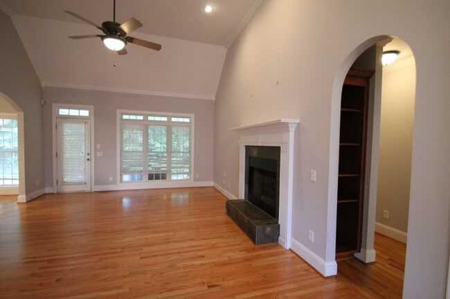 Building Photo - Exclusively Offered By Muse Realty Rentals, LLC