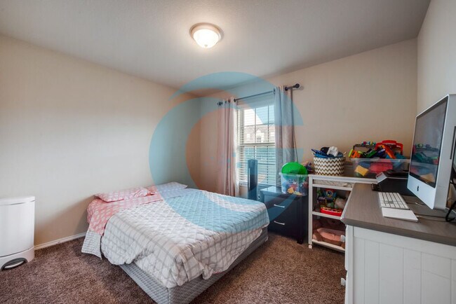Bedroom 3 - 5844 Bindweed St