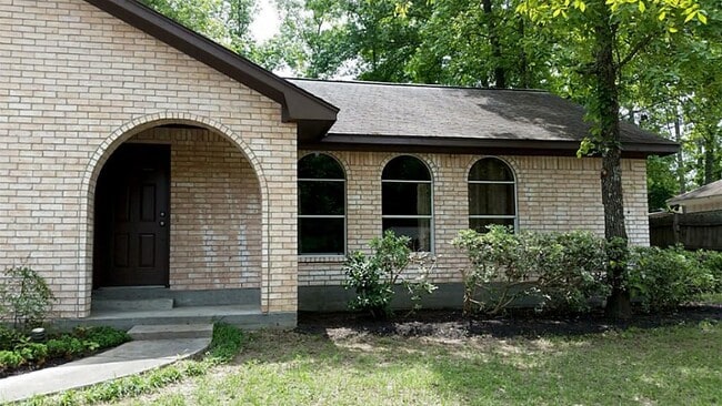 Building Photo - 240 N Forest Dr