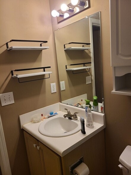 Building Photo - 5004 Falling Creek Ln