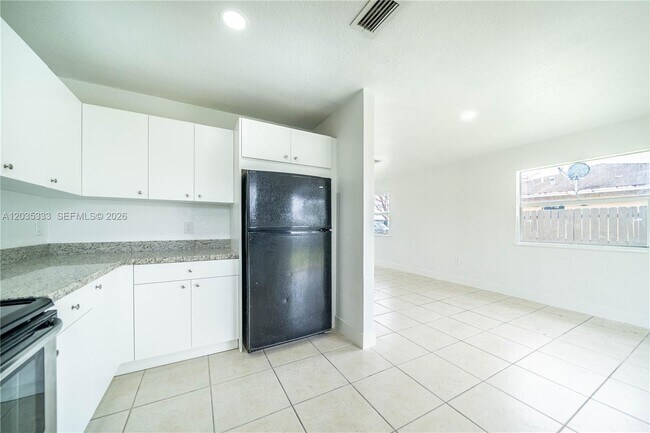 Building Photo - 705 NW 13th Terrace