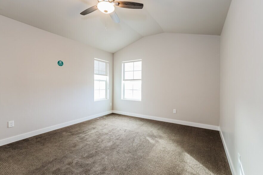 Building Photo - 12561 S Kimber Ln