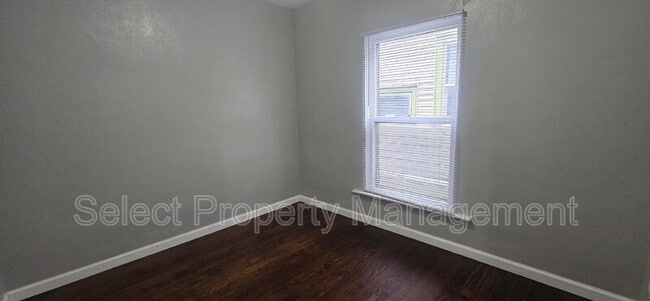 Building Photo - 224 Killea St