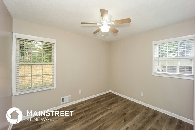 Building Photo - 5348 The Savoy