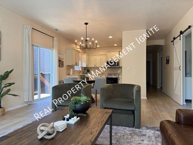 Building Photo - 61203 Snowbrush Dr