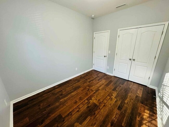 Building Photo - 1136 Doby Springs Dr