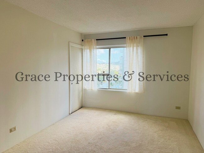 Building Photo - 0036BRU