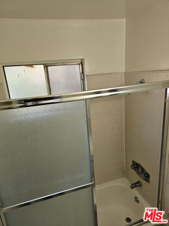 Building Photo - 1855 S Victoria Ave