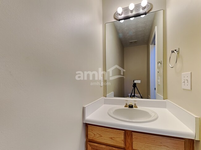 Building Photo - 1821 Chardin Way